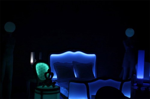Poesy-Illuminated-Bed