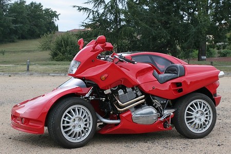 diy sidecar superbike Supercar Superbike Combines a Sports Car and Motorcycle