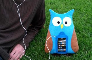 Swoop the Owl iPhone Pillow