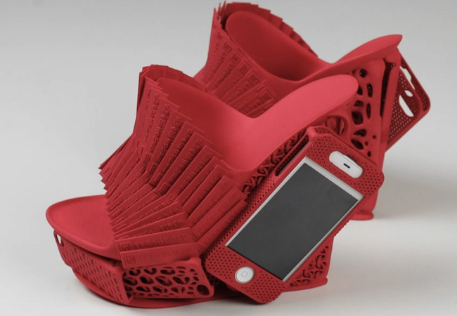 iphone shoe iPhone Holding High Heel Shoe