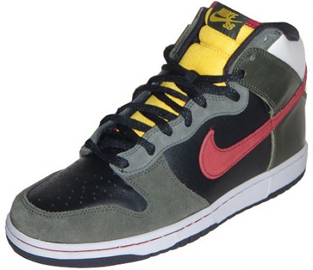 Nike SB Dunk High Star Wars Boba Fett Edition Sneakers Appear to Have Little to Do with the Bounty Hunter