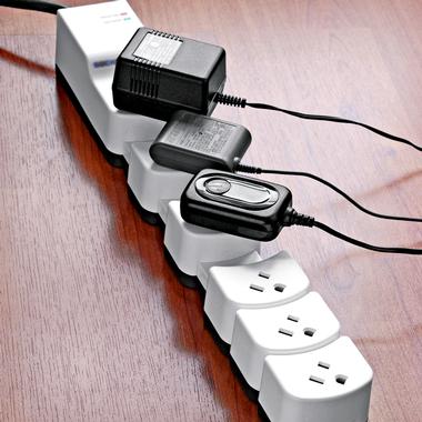 Socket Sense Surge Protector Expands to Fit All Your Plugs