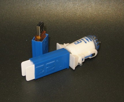 R2D2 Star Wars Pez Dispenser USB Flash Drive