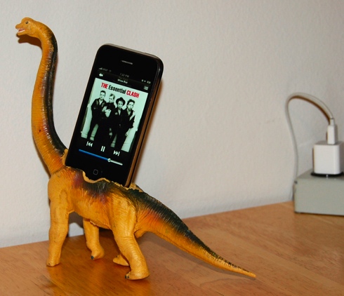 DIY Dinosaur iPhone Dock Roaaar