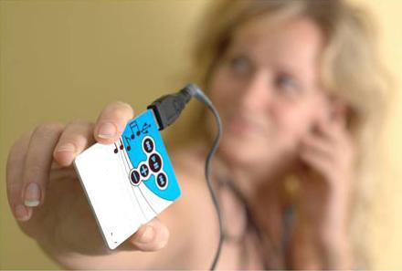 FlatFlash Credit Card Sized MP3 Player is World's Thinnest