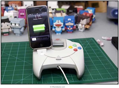 Sega Dreamcast Controller iPhone Dock Mod