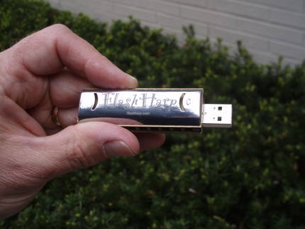 FlashHarp: Harmonica USB Flash Drive