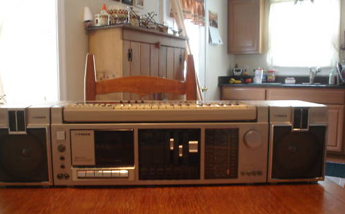 Vintage Gadgets: Fisher Boombox with Detachable Synthesizer