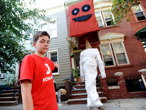 Teen Builds World's Largest Bobblehead