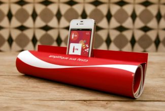 Coke Ad Turns Magazine into Amplifying iPod Dock