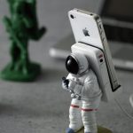 astronaut phone holder