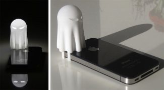 Ninja Ghost Lightclip iPhone Accessory