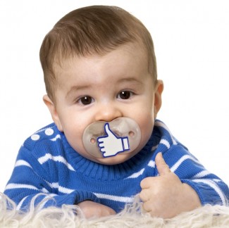 Like It Pacifier Gives the Thumbs Up