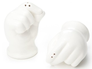 Pinch and Dash Salt and Pepper Shakers: Very Handy